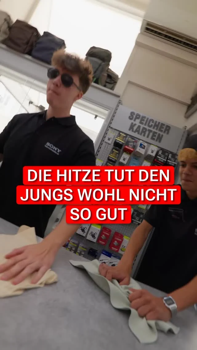 wenn die jungs das geschäft für's wochendende putzen sollen😅😳#fotoschneider