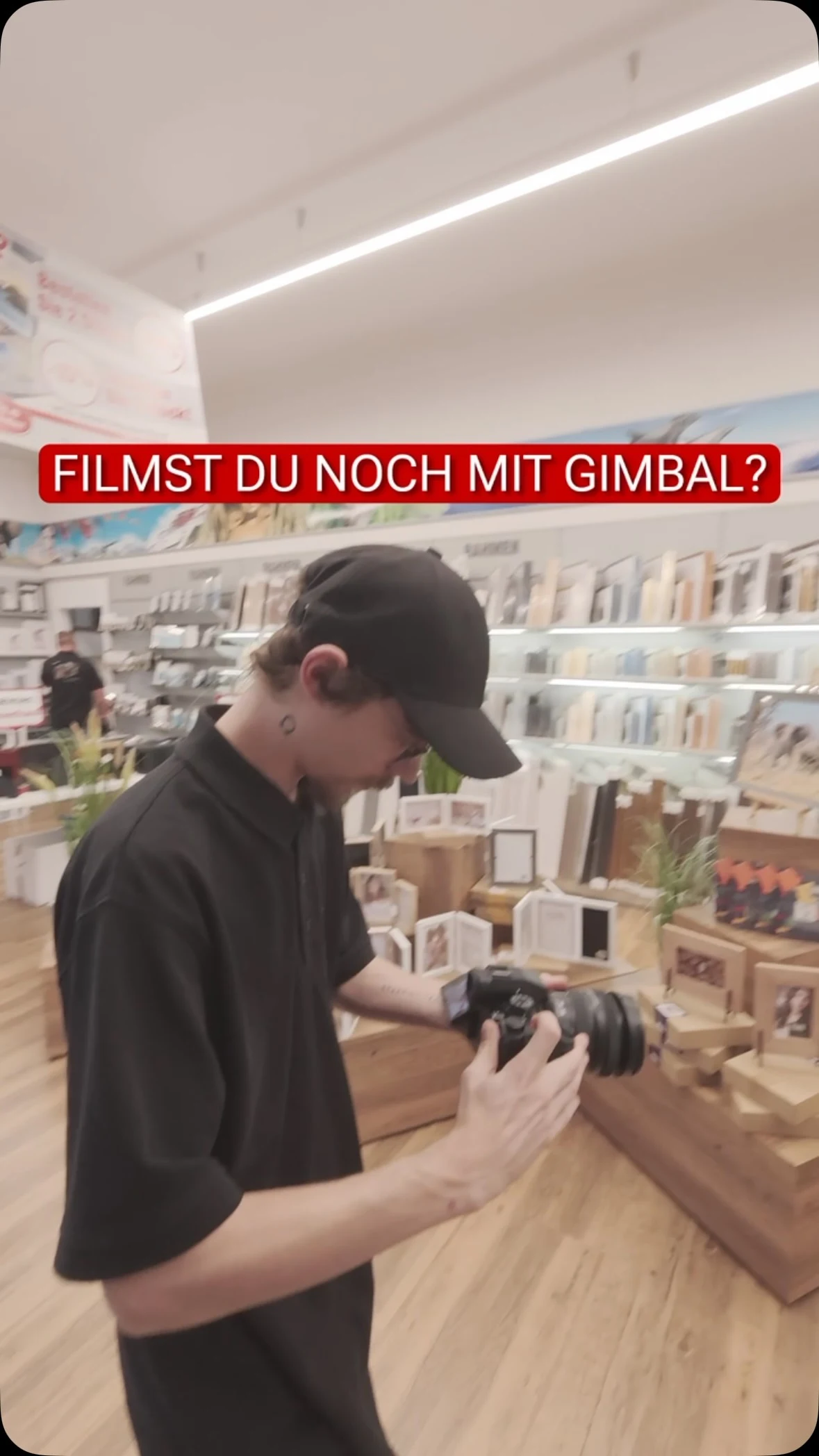 Filmst du noch mit gimbal? oder schon mit einer Panasonic Lumix :) in…