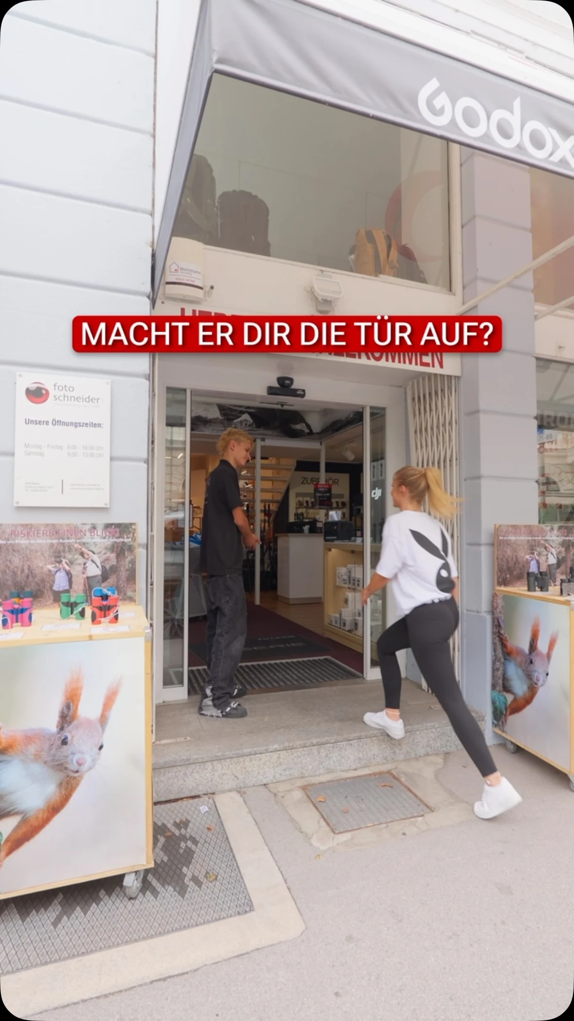 wir sind für dich da! (zumindest mo-fr 9-18 & sa 9-13 Uhr) #fotoschneider…